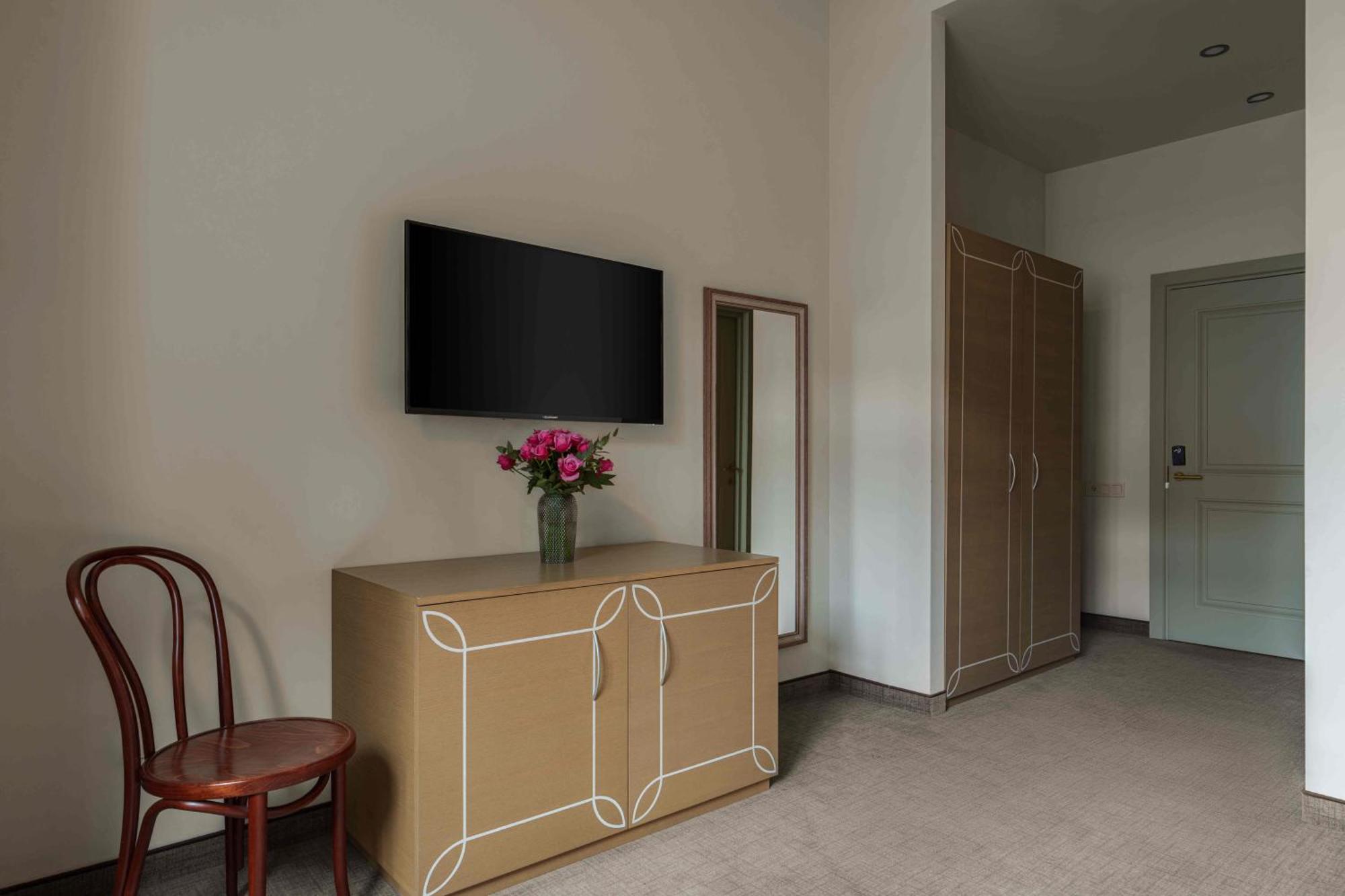 Grand Hotel Gyumri By Apricot Hotels Exterior photo